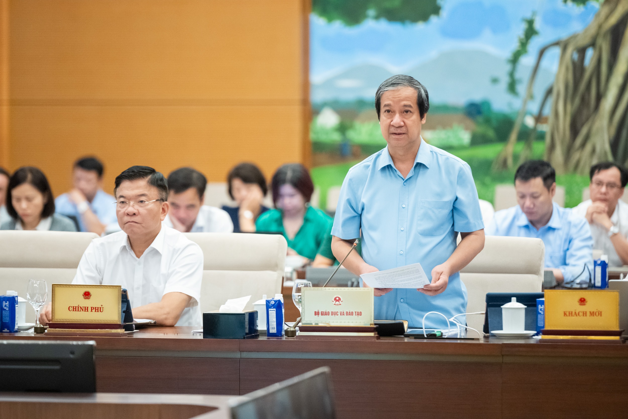 শিক্ষক, বৃত্তিমূলক শিক্ষার্থীদের জন্য অগ্রাধিকারমূলক নীতি এবং বেসরকারি বৃত্তিমূলক স্কুলগুলির জন্য সহায়তার উপর জোর দিন - ছবি ১। Chú trọng chính sách đãi ngộ cho giáo viên, học sinh học nghề và hỗ trợ trường nghề tư nhân- Ảnh 1.