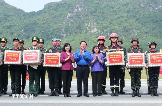 "Lan tỏa mạnh mẽ hơn nữa làn sóng yêu nước và niềm tự hào dân tộc"- Ảnh 1.