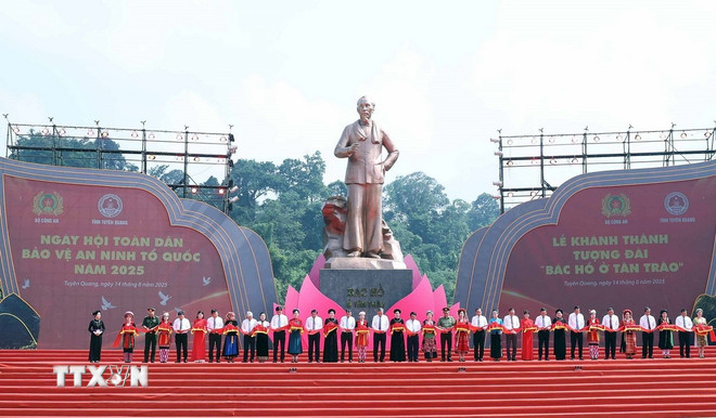 Tổng Bí thư Tô Lâm dự Ngày hội toàn dân bảo vệ an ninh Tổ quốc tại Tuyên Quang- Ảnh 2. Tổng Bí thư Tô Lâm dự Ngày hội toàn dân bảo vệ an ninh Tổ quốc tại Tuyên Quang- Ảnh 2.