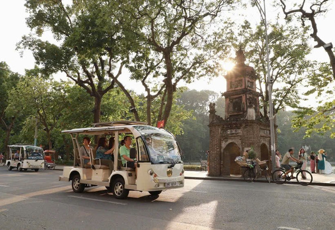 Trải nghiệm Hà Nội tháng Tám lịch sử cùng những chuyến tàu đặc biệt- Ảnh 2. Trải nghiệm Hà Nội tháng Tám lịch sử cùng những chuyến tàu đặc biệt- Ảnh 2.
