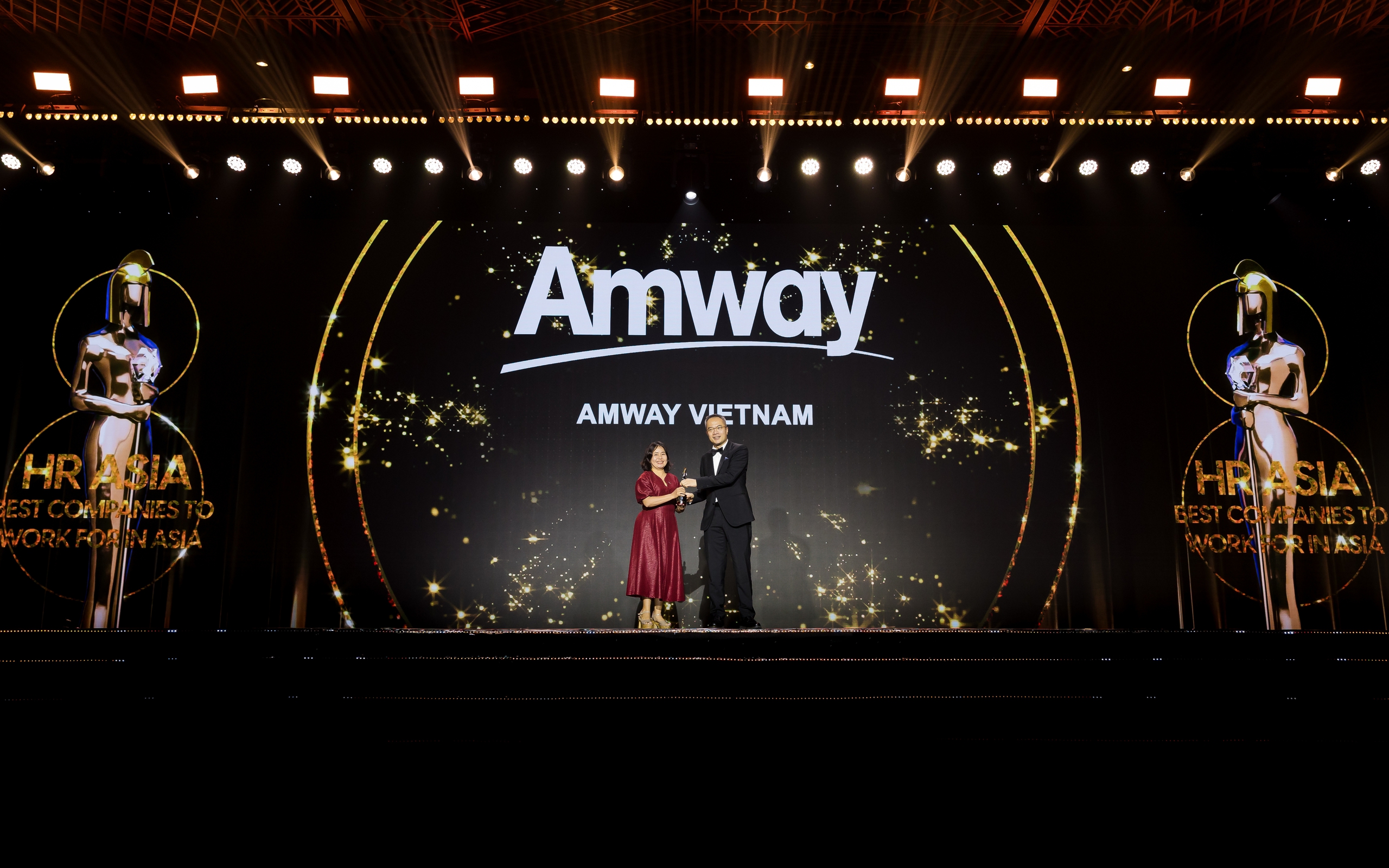 Amway Vietnam har i 6 år etablerat sig som den bästa arbetsplatsen i Asien - Foto 1. Amway Việt Nam 6 năm vững vàng nơi làm việc tốt nhất Châu Á- Ảnh 1.