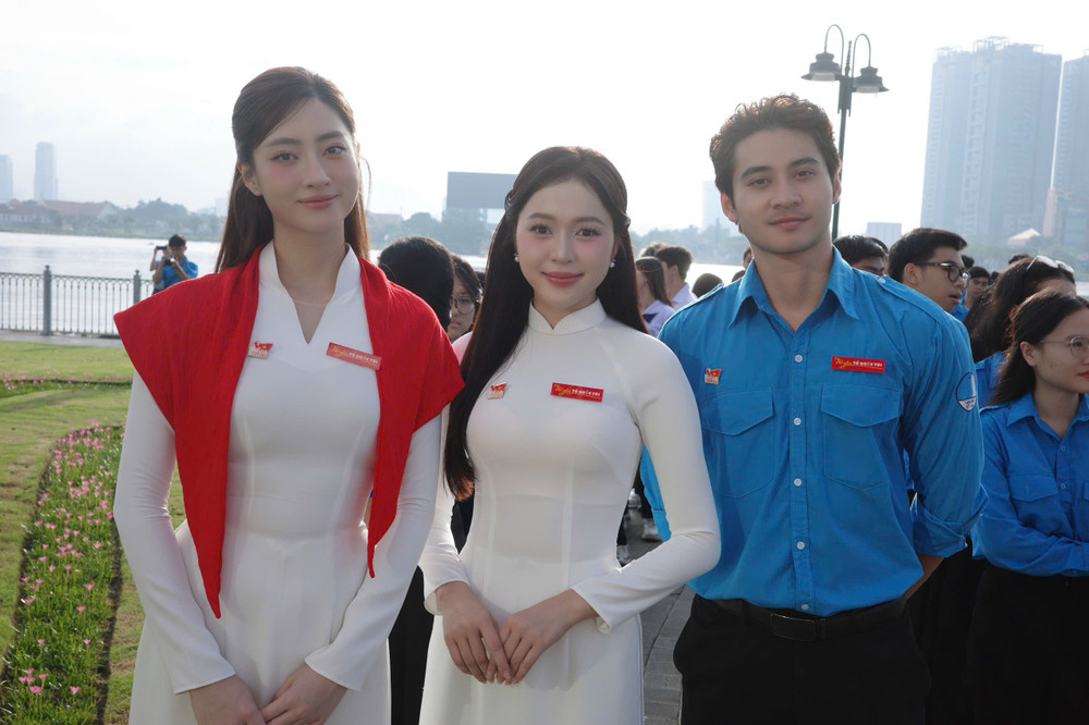 Dàn Hoa hậu, Nam vương Việt Nam nói gì về tình yêu yêu nước?- Ảnh 1. Dàn Hoa hậu, Nam vương Việt Nam nói gì về tình yêu yêu nước?- Ảnh 1.