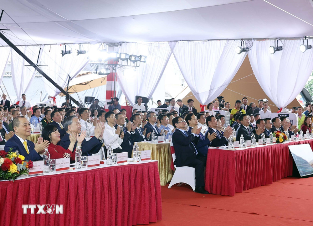 Thủ tướng: Không khí đặc biệt, khí thế đặc biệt, nỗ lực đặc biệt, sẽ tạo thành quả đặc biệt- Ảnh 3. Thủ tướng: Không khí đặc biệt, khí thế đặc biệt, nỗ lực đặc biệt, sẽ tạo thành quả đặc biệt- Ảnh 3.