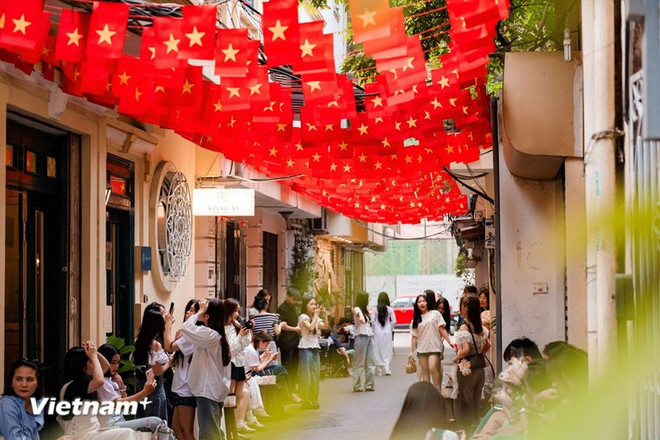 Toàn ngành Du lịch bứt tốc cho cao điểm 80 năm Cách mạng Tháng Tám và Quốc khánh 2/9- Ảnh 3. Toàn ngành Du lịch bứt tốc cho cao điểm 80 năm Cách mạng Tháng Tám và Quốc khánh 2/9- Ảnh 3.
