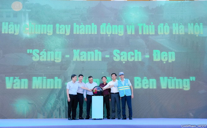 Chủ tịch thành phố Hà Nội: Mỗi người dân Thủ đô là một "chiến sĩ môi trường"- Ảnh 1. Chủ tịch thành phố Hà Nội: Mỗi người dân Thủ đô là một "chiến sĩ môi trường"- Ảnh 1.