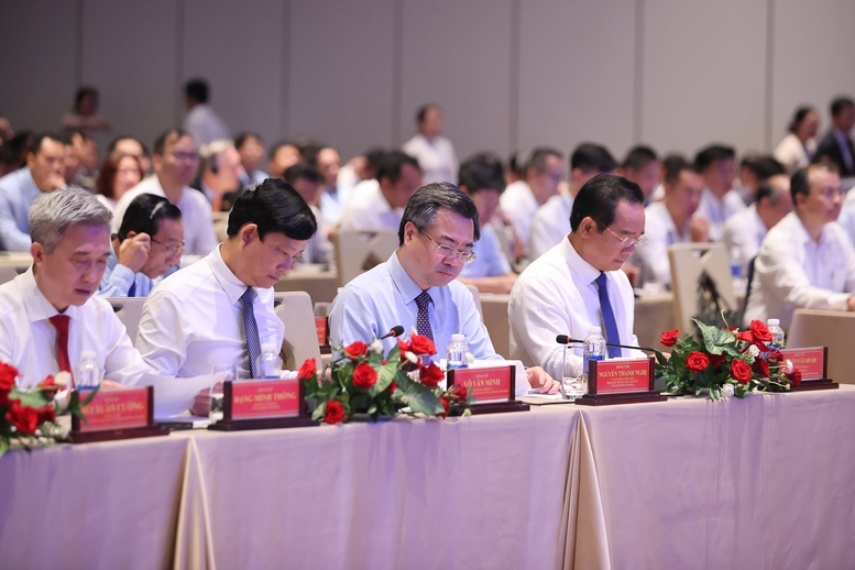 Thủ tướng: Trung tâm tài chính quốc tế là nơi pháp luật được "thiết kế cho tương lai"- Ảnh 6. Thủ tướng: Trung tâm tài chính quốc tế là nơi pháp luật được "thiết kế cho tương lai"- Ảnh 6.