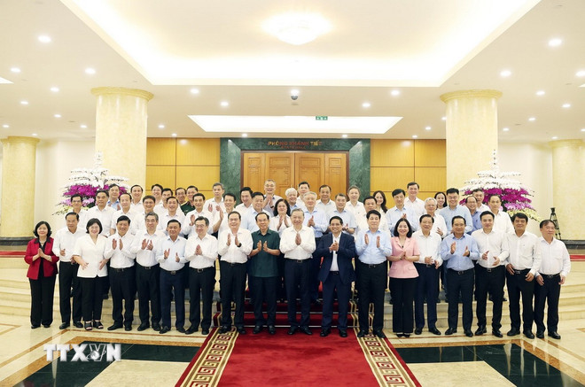 Bộ Chính trị cho ý kiến về công tác chuẩn bị Đại hội Đảng bộ thành phố Hà Nội và TP Hồ Chí Minh- Ảnh 2.