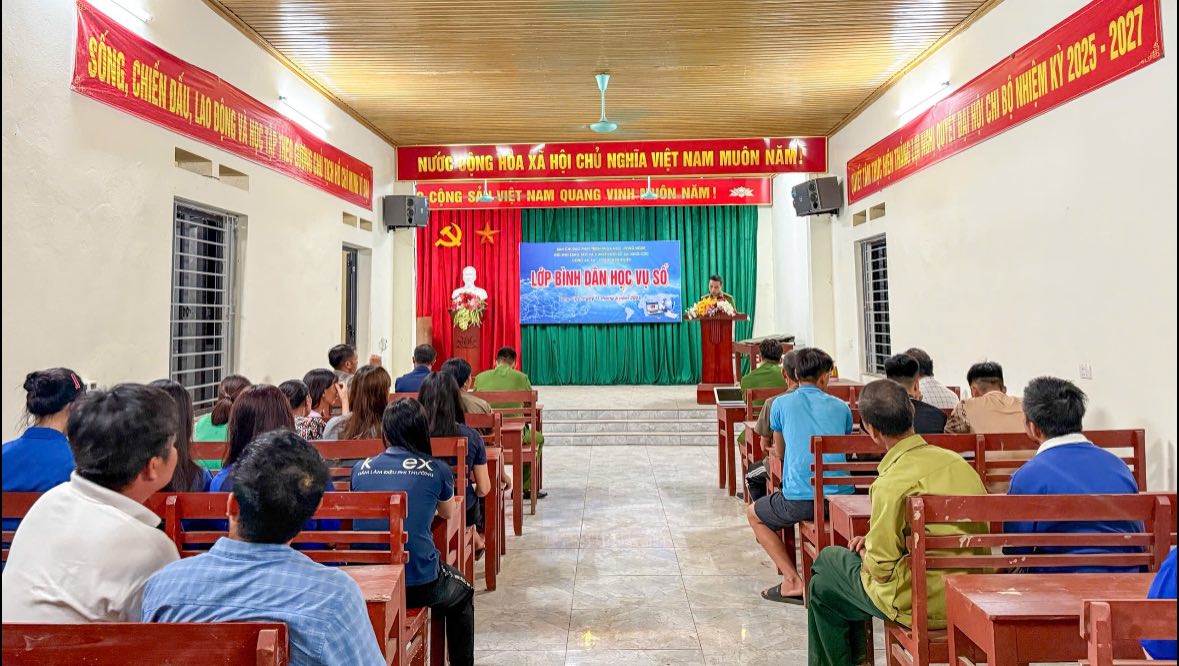 Obecní policie přinesla do obce „populární vzdělávací číslo“ - Foto 1. Công an xã đưa