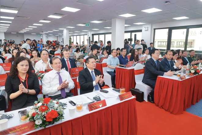Phóng viên được đảm bảo tác nghiệp tốt nhất tại Triển lãm thành tựu đất nước- Ảnh 1.