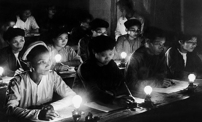 80 năm giáo dục Việt Nam: Từ bình dân học vụ đến bình dân học vụ số- Ảnh 1. 80 năm giáo dục Việt Nam: Từ bình dân học vụ đến bình dân học vụ số- Ảnh 1.