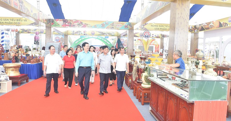 Khu trưng bày ngoài trời Triển lãm thành tựu Đất nước phải đặc sắc, điển hình, tiêu biểu- Ảnh 2. Khu trưng bày ngoài trời Triển lãm thành tựu Đất nước phải đặc sắc, điển hình, tiêu biểu- Ảnh 2.