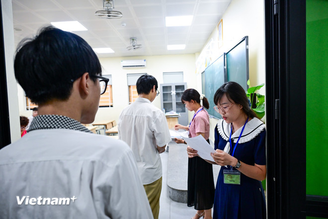 Vì sao điểm chuẩn đại học năm 2025 biến động ngoài dự đoán?- Ảnh 1. Vì sao điểm chuẩn đại học năm 2025 biến động ngoài dự đoán?- Ảnh 1.