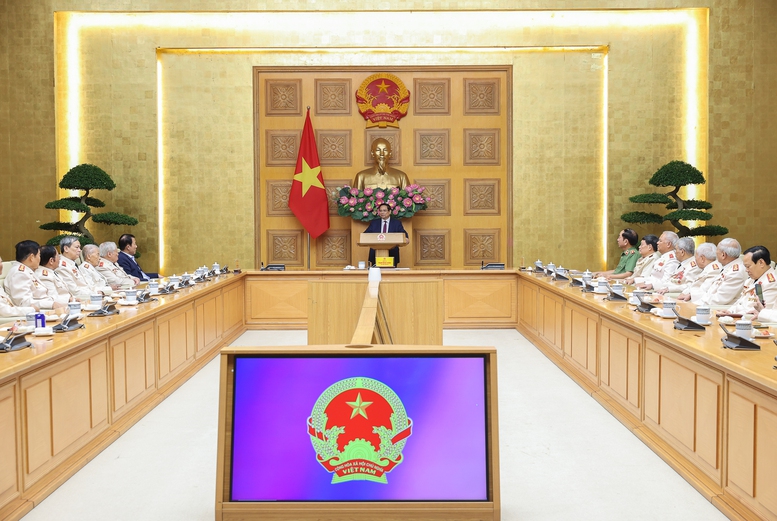 Thủ tướng gặp mặt, tri ân lực lượng Công an chi viện chiến trường miền Nam- Ảnh 2. Thủ tướng gặp mặt, tri ân lực lượng Công an chi viện chiến trường miền Nam- Ảnh 2.