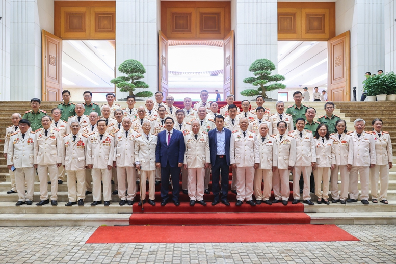 Thủ tướng gặp mặt, tri ân lực lượng Công an chi viện chiến trường miền Nam- Ảnh 6. Thủ tướng gặp mặt, tri ân lực lượng Công an chi viện chiến trường miền Nam- Ảnh 6.