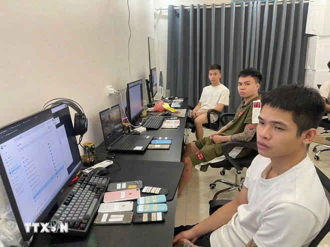 Triệt phá đường dây cho vay nặng lãi qua tài khoản iCloud- Ảnh 1.