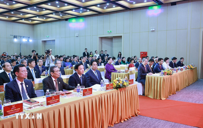 Thủ tướng: Đưa xây dựng và thi hành pháp luật thành lợi thế cạnh tranh quốc gia- Ảnh 3. Thủ tướng: Đưa xây dựng và thi hành pháp luật thành lợi thế cạnh tranh quốc gia- Ảnh 3.