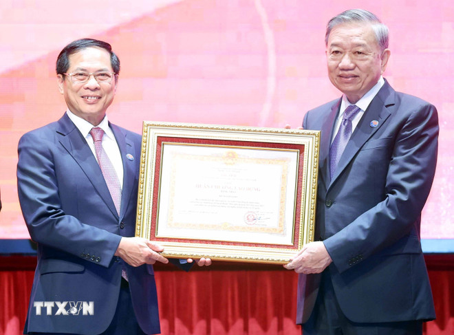 Tổng Bí thư Tô Lâm: Ngoại giao Việt Nam tiên phong kết nối hợp tác- Ảnh 3. Tổng Bí thư Tô Lâm: Ngoại giao Việt Nam tiên phong kết nối hợp tác- Ảnh 3.