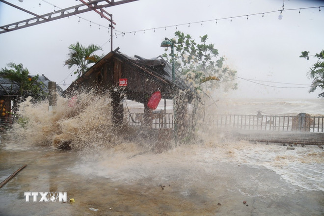 Thủ tướng yêu cầu khắc phục nhanh nhất hậu quả bão số 5, ứng phó mưa lũ sau bão- Ảnh 2.