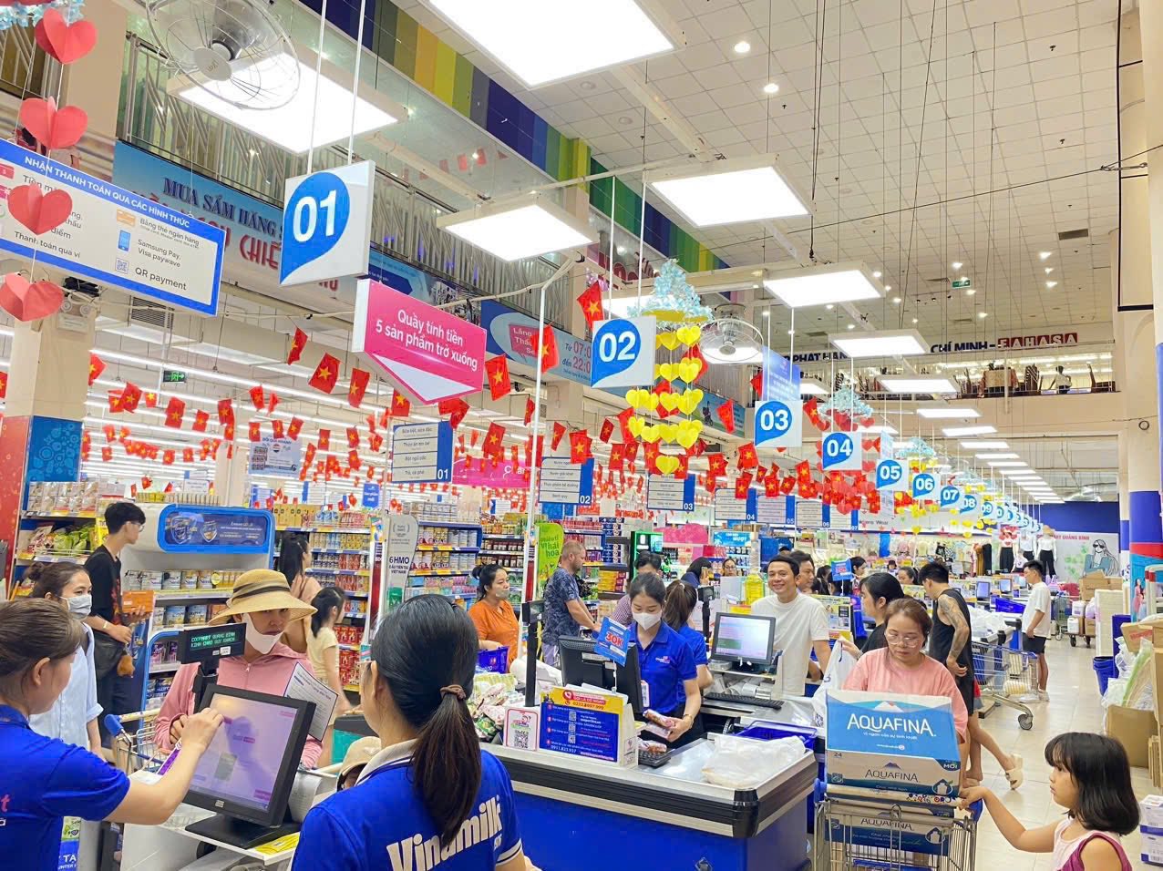 Hàng ngàn siêu thị tung loạt ưu đãi "khủng", tôn vinh hàng Việt chào mừng Quốc khánh 2/9- Ảnh 1. Hàng ngàn siêu thị tung loạt ưu đãi "khủng", tôn vinh hàng Việt chào mừng Quốc khánh 2/9- Ảnh 1.