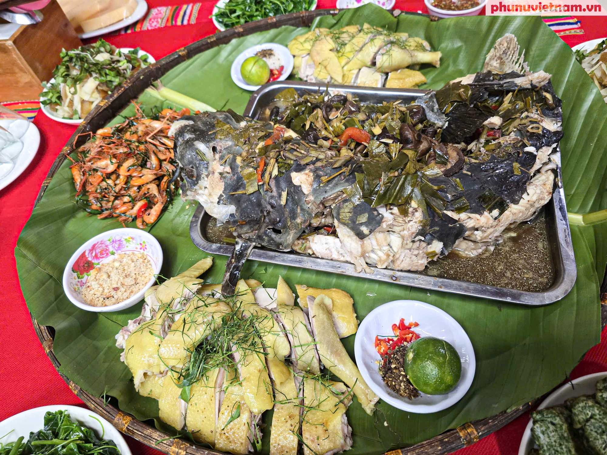 Danh thắng Thượng Lâm - “Vịnh Hạ Long trên cạn” giữa đại ngàn Tuyên Quang- Ảnh 17. Danh thắng Thượng Lâm - “Vịnh Hạ Long trên cạn” giữa đại ngàn Tuyên Quang- Ảnh 17.