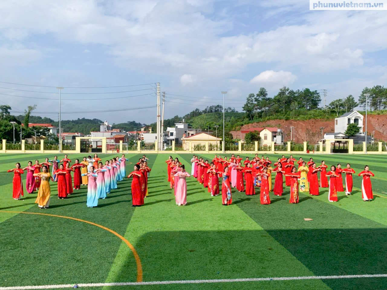 Lạng Sơn: Hơn 1.000 hội viên, phụ nữ đồng diễn dân vũ mừng 80 năm Quốc khánh- Ảnh 2.