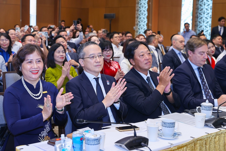 Thủ tướng gửi 3 thông điệp quan trọng sau 80 năm doanh nghiệp đồng hành cùng đất nước- Ảnh 7. Thủ tướng gửi 3 thông điệp quan trọng sau 80 năm doanh nghiệp đồng hành cùng đất nước- Ảnh 7.