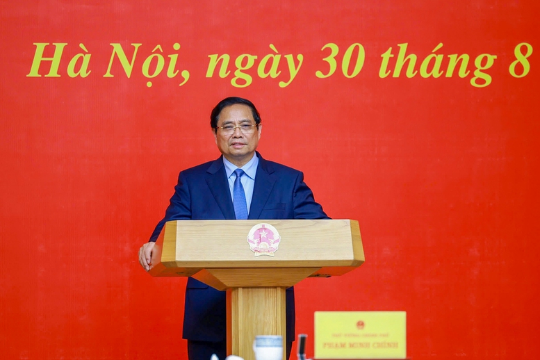 Thủ tướng Phạm Minh Chính trao quyết định giao Quyền Bộ trưởng Bộ Ngoại giao- Ảnh 2. Thủ tướng Phạm Minh Chính trao quyết định giao Quyền Bộ trưởng Bộ Ngoại giao- Ảnh 2.