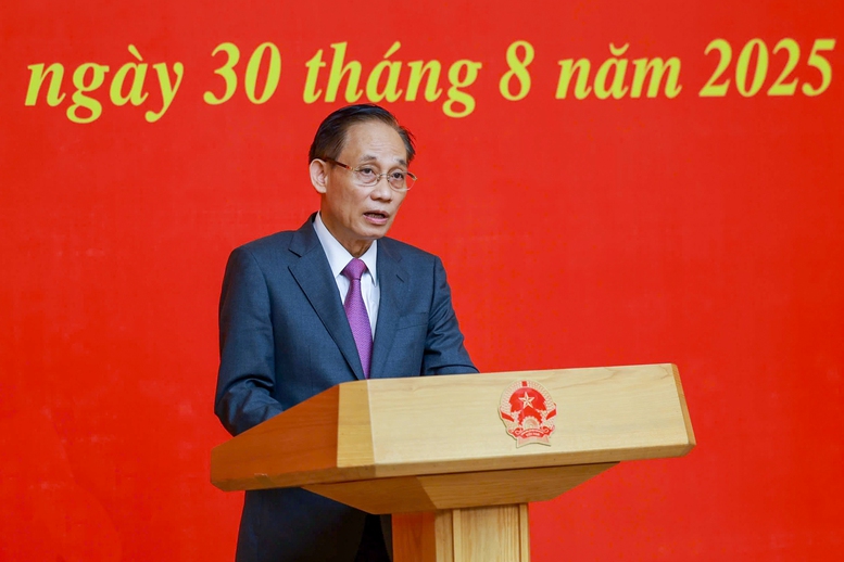 Thủ tướng Phạm Minh Chính trao quyết định giao Quyền Bộ trưởng Bộ Ngoại giao- Ảnh 3. Thủ tướng Phạm Minh Chính trao quyết định giao Quyền Bộ trưởng Bộ Ngoại giao- Ảnh 3.