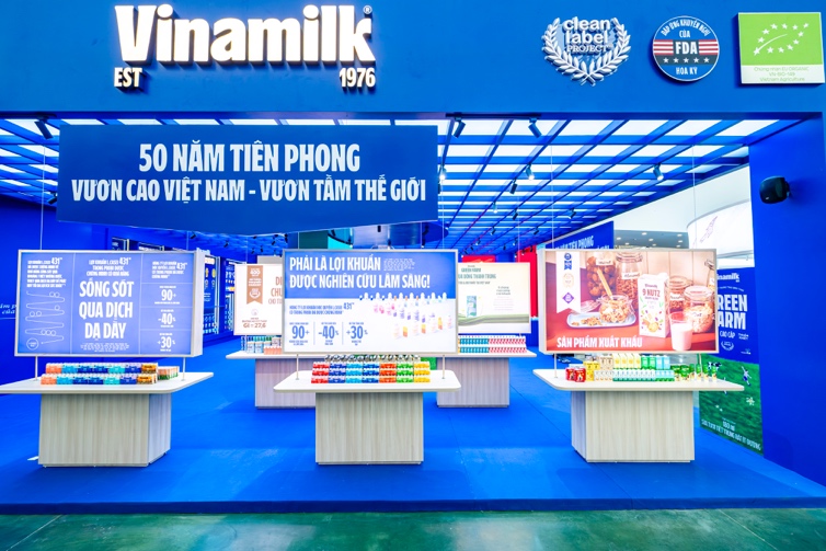 Người dân thích thú trải nghiệm không gian trưng bày của Vinamilk tại triển lãm thành tựu đất nước 80 năm- Ảnh 1. Người dân thích thú trải nghiệm không gian trưng bày của Vinamilk tại triển lãm thành tựu đất nước 80 năm- Ảnh 1.