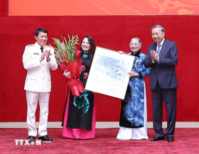 Tổng Bí thư dự Lễ truy tặng Danh hiệu Anh hùng LLVTND cho Thượng tướng Bùi Thiện Ngộ- Ảnh 1. Tổng Bí thư dự Lễ truy tặng Danh hiệu Anh hùng LLVTND cho Thượng tướng Bùi Thiện Ngộ- Ảnh 1.