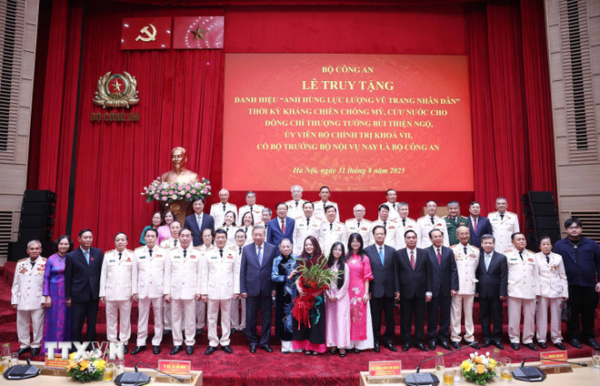 Tổng Bí thư dự Lễ truy tặng Danh hiệu Anh hùng LLVTND cho Thượng tướng Bùi Thiện Ngộ- Ảnh 4. Tổng Bí thư dự Lễ truy tặng Danh hiệu Anh hùng LLVTND cho Thượng tướng Bùi Thiện Ngộ- Ảnh 4.