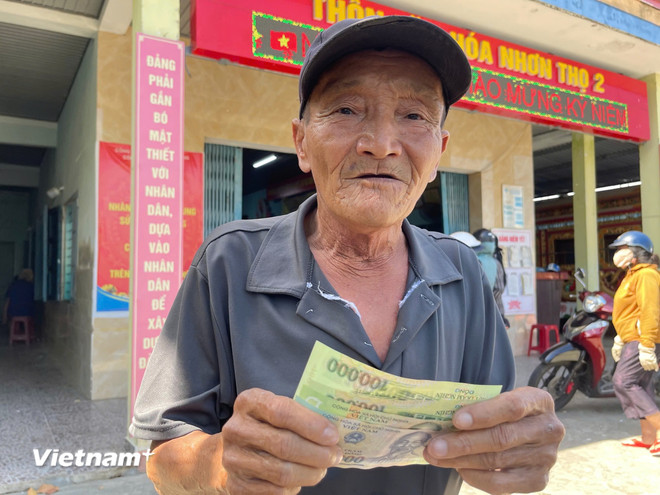 Người dân Đà Nẵng phấn khởi nhận quà tri ân dịp Tết Độc lập- Ảnh 2. Người dân Đà Nẵng phấn khởi nhận quà tri ân dịp Tết Độc lập- Ảnh 2.
