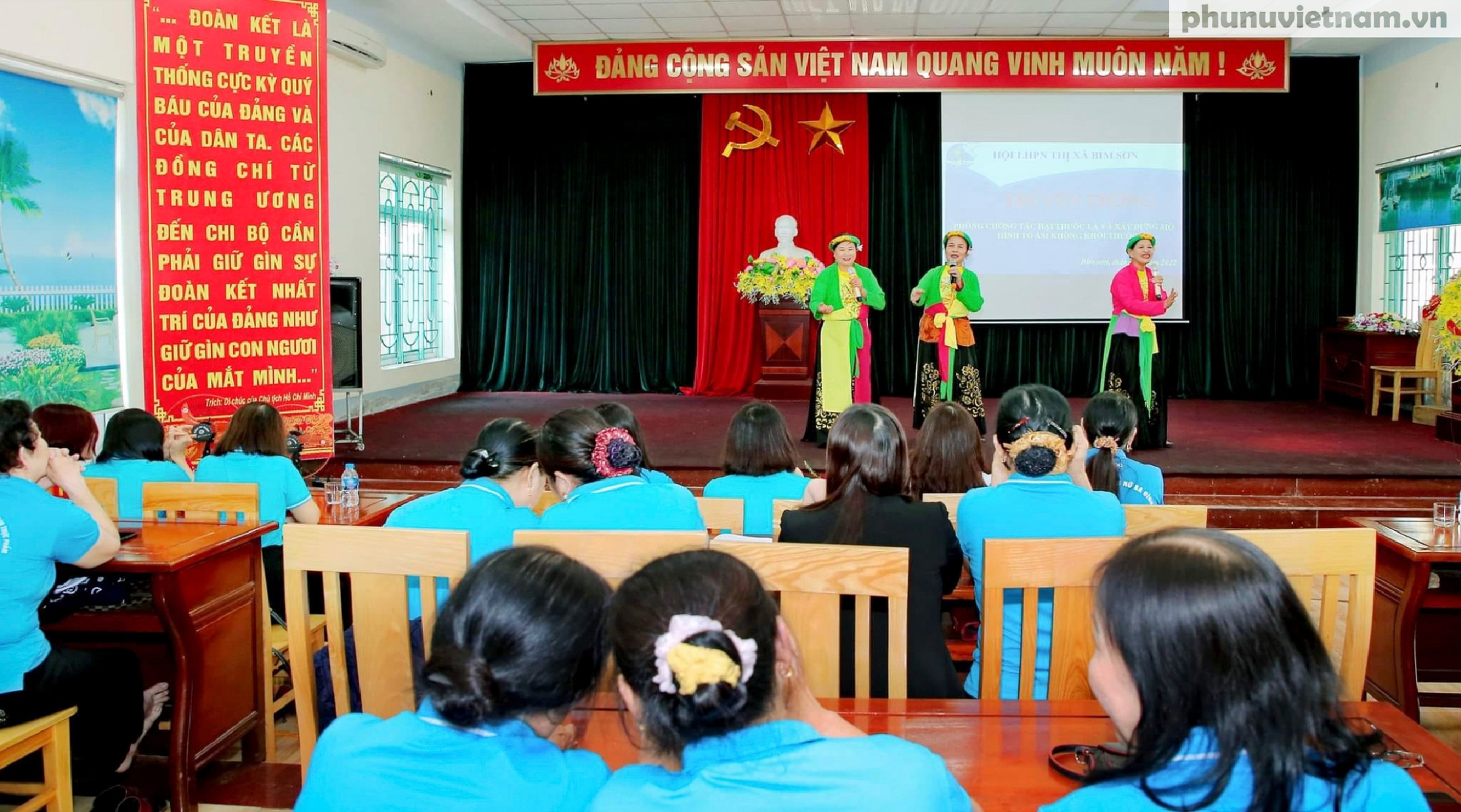 Bà lão 76 tuổi và hành trình Bà lão 76 tuổi và hành trình