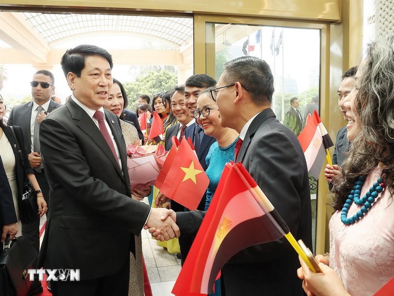 Chủ tịch nước Lương Cường và Phu nhân Nguyễn Thị Minh Nguyệt bắt đầu chuyến thăm cấp Nhà nước Cộng hòa Ai Cập- Ảnh 4.