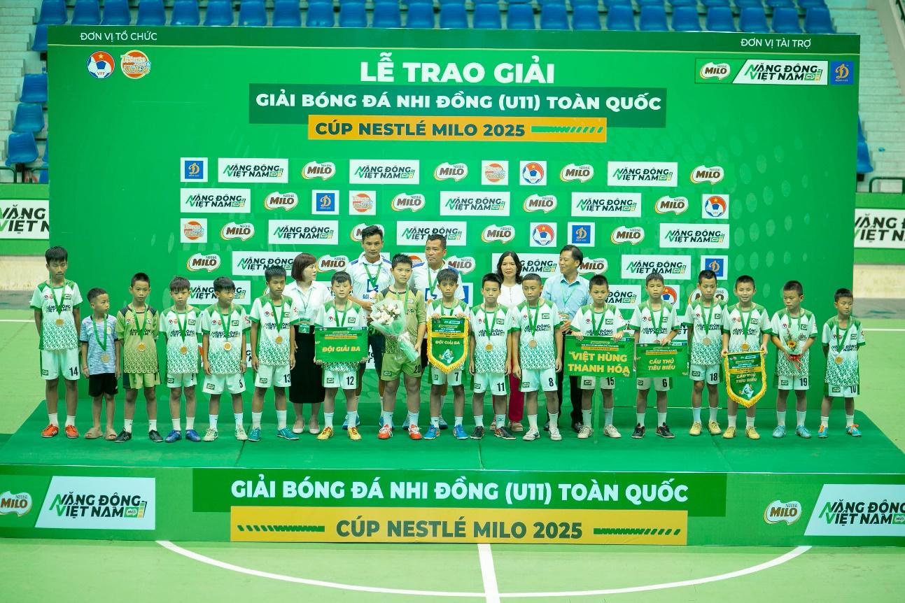 U11 Hưng Yên lần đầu vô địch Giải Bóng đá Nhi đồng Toàn quốc- Ảnh 1. U11 Hưng Yên lần đầu vô địch Giải Bóng đá Nhi đồng Toàn quốc- Ảnh 1.