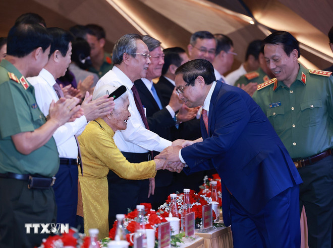 Thủ tướng: Công an nhân dân là "điểm tựa bình yên" của Nhân dân- Ảnh 3. Thủ tướng: Công an nhân dân là "điểm tựa bình yên" của Nhân dân- Ảnh 3.
