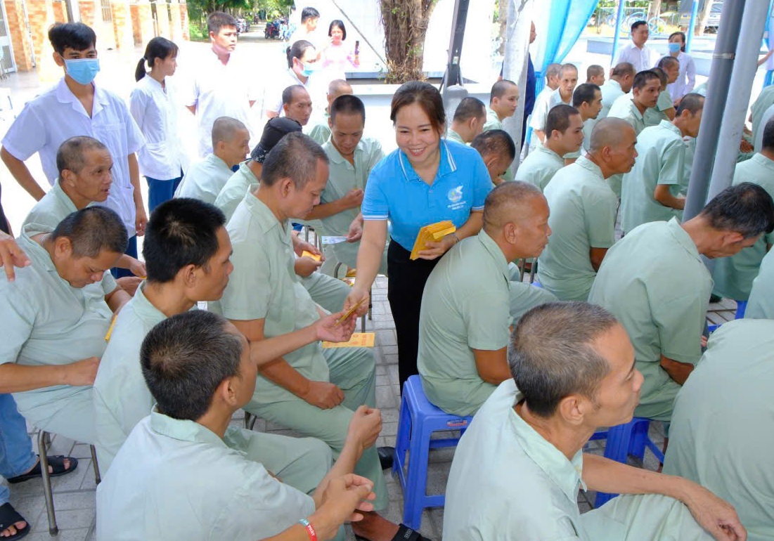 Vĩnh Long: Kết nối yêu thương, chăm lo cho phụ nữ yếu thế- Ảnh 2.