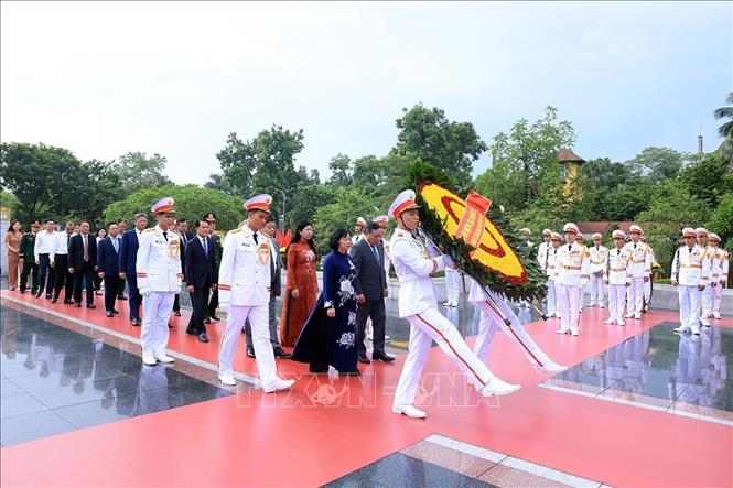 80 năm Quốc khánh: Lãnh đạo Đảng, Nhà nước vào Lăng viếng Chủ tịch Hồ Chí Minh- Ảnh 13. 80 năm Quốc khánh: Lãnh đạo Đảng, Nhà nước vào Lăng viếng Chủ tịch Hồ Chí Minh- Ảnh 13.