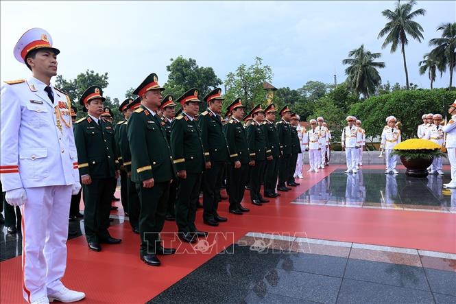80 năm Quốc khánh: Lãnh đạo Đảng, Nhà nước vào Lăng viếng Chủ tịch Hồ Chí Minh- Ảnh 19. 80 năm Quốc khánh: Lãnh đạo Đảng, Nhà nước vào Lăng viếng Chủ tịch Hồ Chí Minh- Ảnh 19.