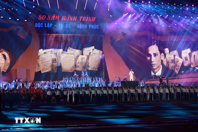 Chương trình nghệ thuật đặc biệt "80 năm hành trình Độc lập-Tự do-Hạnh phúc"- Ảnh 3. Chương trình nghệ thuật đặc biệt "80 năm hành trình Độc lập-Tự do-Hạnh phúc"- Ảnh 3.