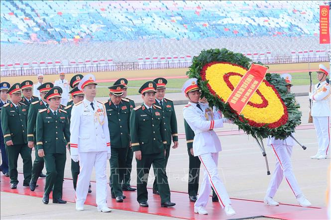80 năm Quốc khánh: Lãnh đạo Đảng, Nhà nước vào Lăng viếng Chủ tịch Hồ Chí Minh- Ảnh 3. 80 năm Quốc khánh: Lãnh đạo Đảng, Nhà nước vào Lăng viếng Chủ tịch Hồ Chí Minh- Ảnh 3.