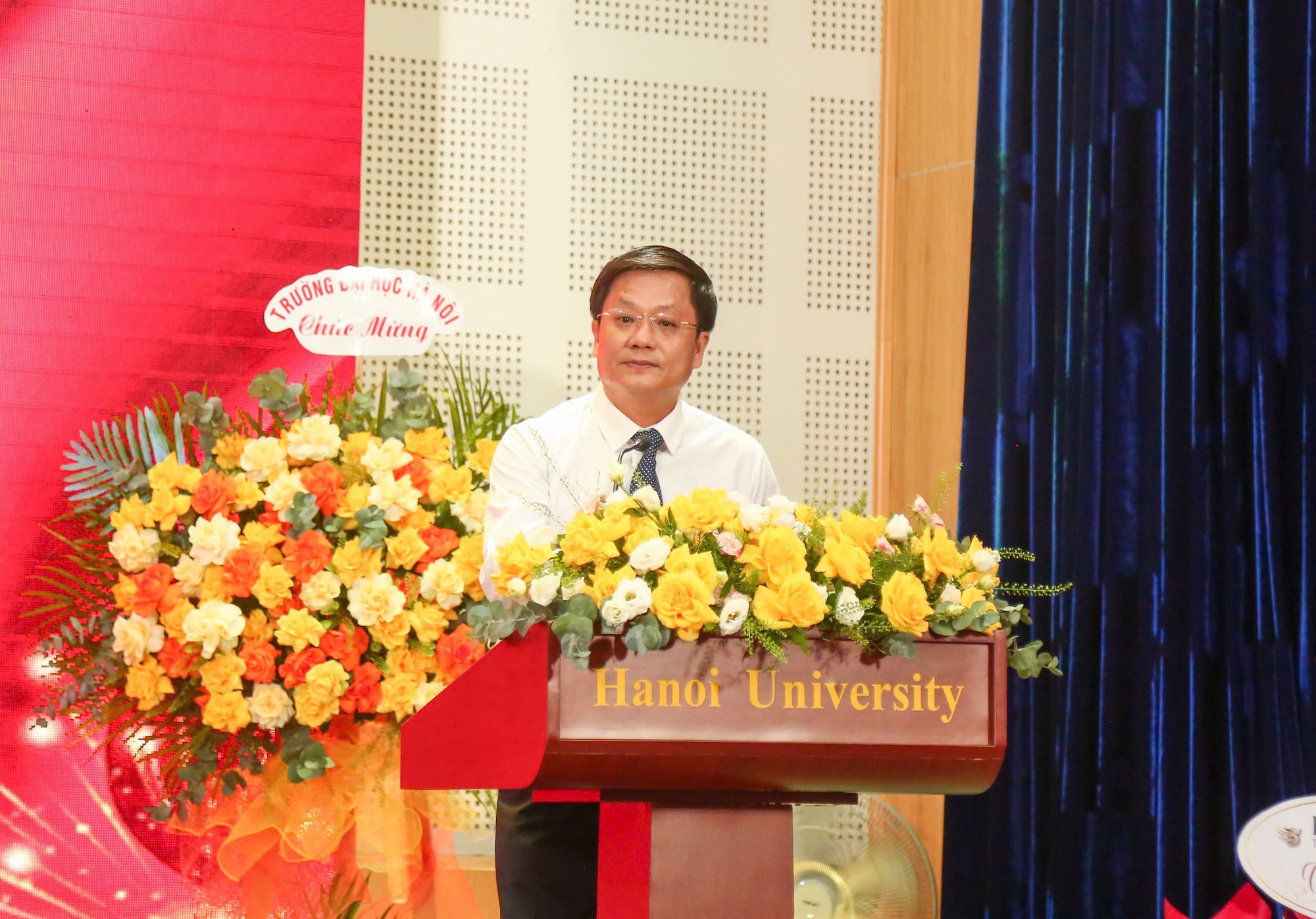 MC Diễm Quỳnh đoạt giải cuộc thi viết "Cha và con gái"- Ảnh 1.