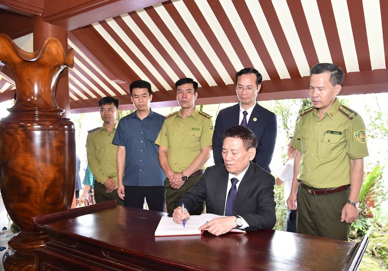 Trang trọng Lễ dâng hương tưởng niệm 56 năm Ngày mất Chủ tịch Hồ Chí Minh- Ảnh 3.