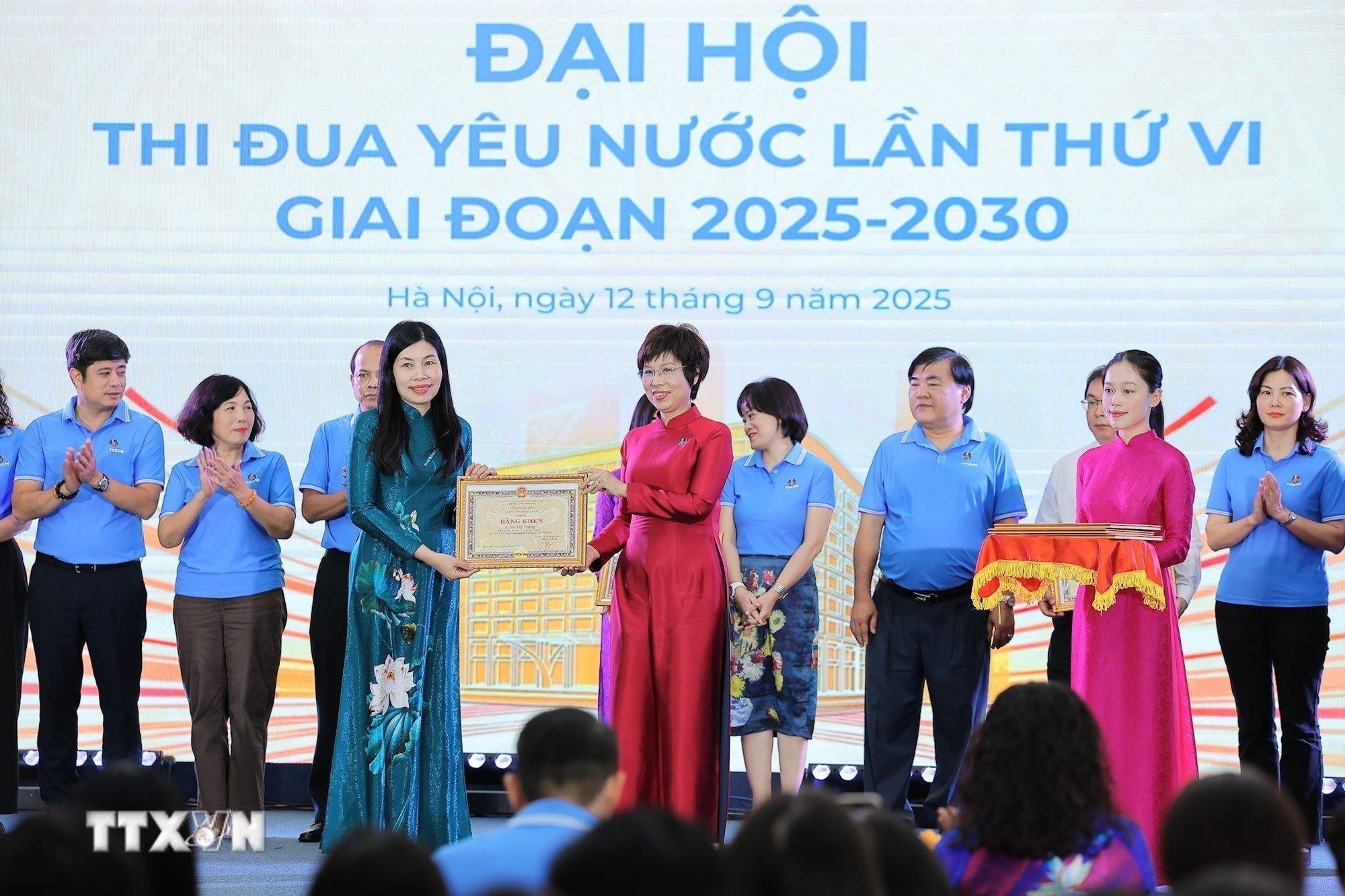 TTXVN nỗ lực đổi mới, sáng tạo trong kỷ nguyên vươn mình của dân tộc- Ảnh 2. TTXVN nỗ lực đổi mới, sáng tạo trong kỷ nguyên vươn mình của dân tộc- Ảnh 2.
