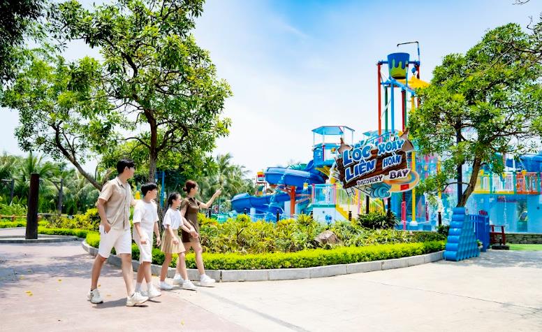 Đi đu đưa đi tại công viên nước Lốc Xoáy Sun World Ha Long chỉ 100.000 đồng cho mọi du khách- Ảnh 1. Đi đu đưa đi tại công viên nước Lốc Xoáy Sun World Ha Long chỉ 100.000 đồng cho mọi du khách- Ảnh 1.