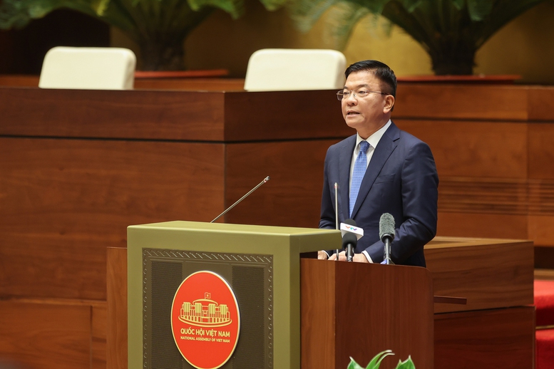 Phó Thủ tướng Lê Thành Long nêu các khoản kinh phí cho chính sách khám sức khỏe định kỳ, miễn viện phí, phụ cấp y tế- Ảnh 2.