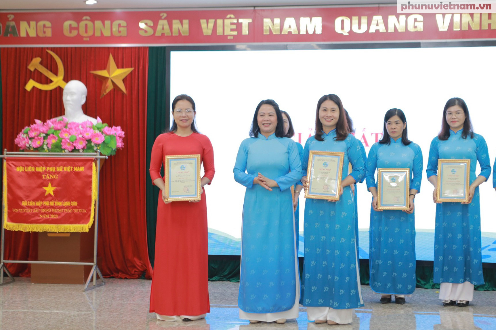 Lạng Sơn: 2.445 điển hình phụ nữ tiên tiến được tôn vinh trong 5 năm thi đua yêu nước- Ảnh 2.