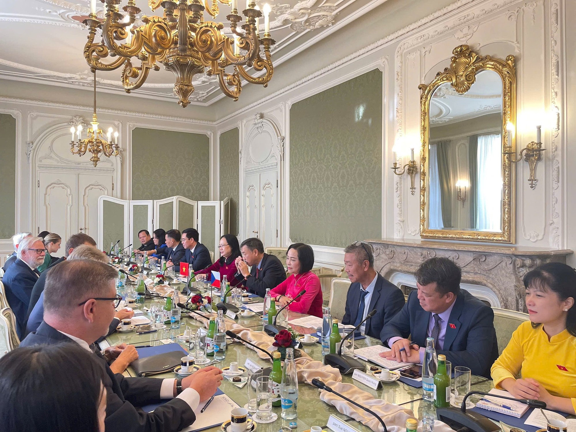 Phó Chủ tịch Quốc hội Nguyễn Thị Thanh thăm, làm việc tại Cộng hòa Czech- Ảnh 4. Phó Chủ tịch Quốc hội Nguyễn Thị Thanh thăm, làm việc tại Cộng hòa Czech- Ảnh 4.