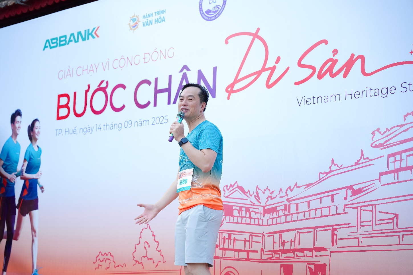 'Bước chân di sản': Giải chạy cộng đồng gây quỹ bảo tồn làng nghề Việt- Ảnh 2. 'Bước chân di sản': Giải chạy cộng đồng gây quỹ bảo tồn làng nghề Việt- Ảnh 2.