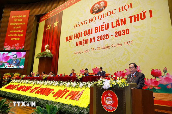 Khai mạc Đại hội đại biểu Đảng bộ Quốc hội lần thứ I nhiệm kỳ 2025-2030- Ảnh 2.